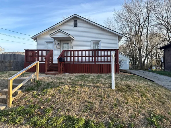 677 W Jackson St, Marshall, MO 65340