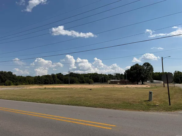 3203 Race St, Jonesboro, AR 72401