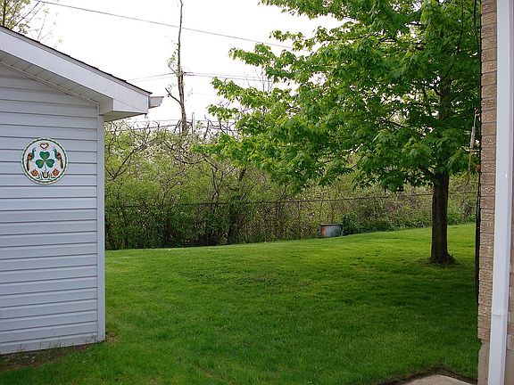 4th image of 39 N Seine Dr