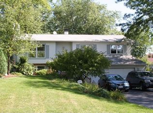 33651 N Winnebago Ct, Grayslake, IL 60030