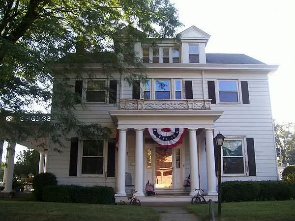 401 N D St photo 1