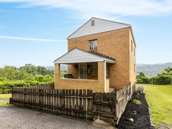 626 Arch St, Duquesne, PA 15110