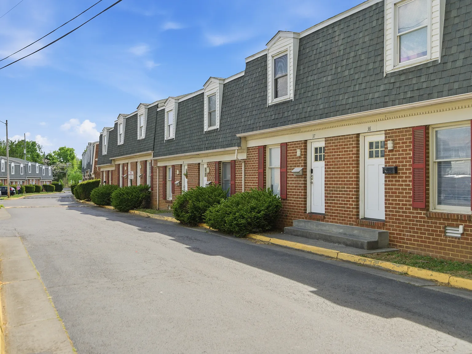 2 bed, 1.5 bath, $1,525 — Photo 1