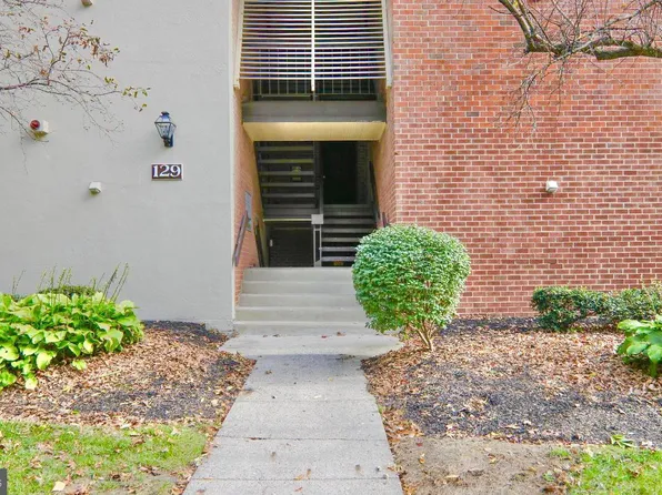 129 Echelon Rd APT 6, Voorhees, NJ 08043
