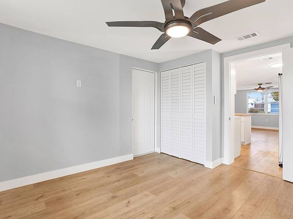 3rd image of 5200 Dove Dr