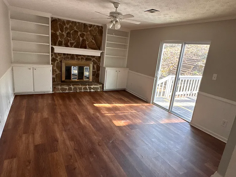 4500 Woodlawn Lake Dr — Photo 3