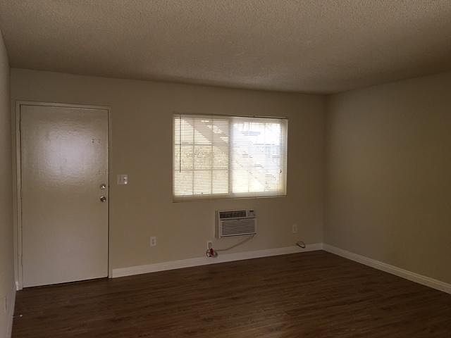 1st image of 4542 Huddart Ave
