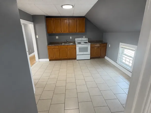 422 County St #3L, Fall River, MA 02723