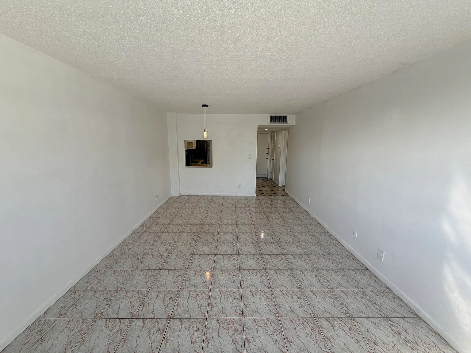 1 bed, 1.0 bath, 775 sqft, $1,550 — Photo 3