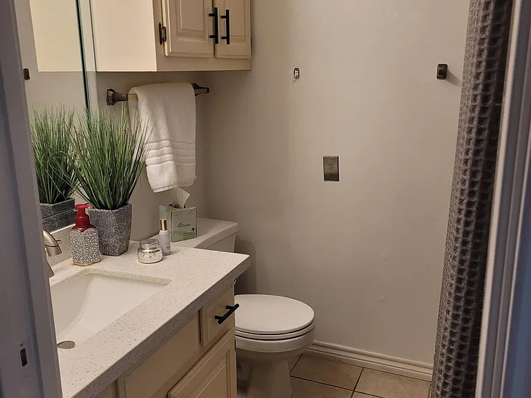 1000 Camelot Dr — Photo 11