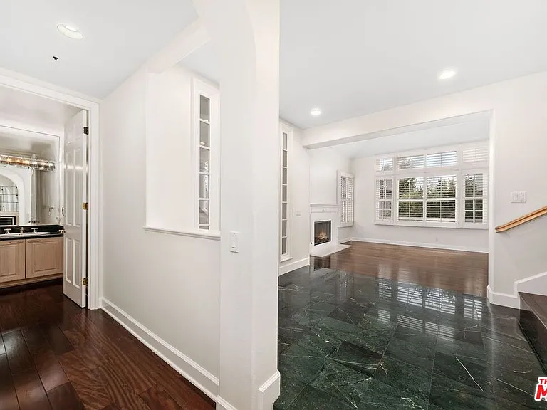 11815 Folkstone Ln — Photo 5
