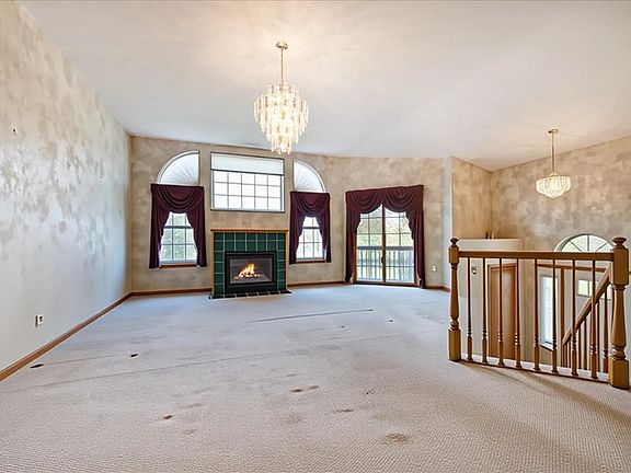 2nd image of 13902 S Cambridge Cir