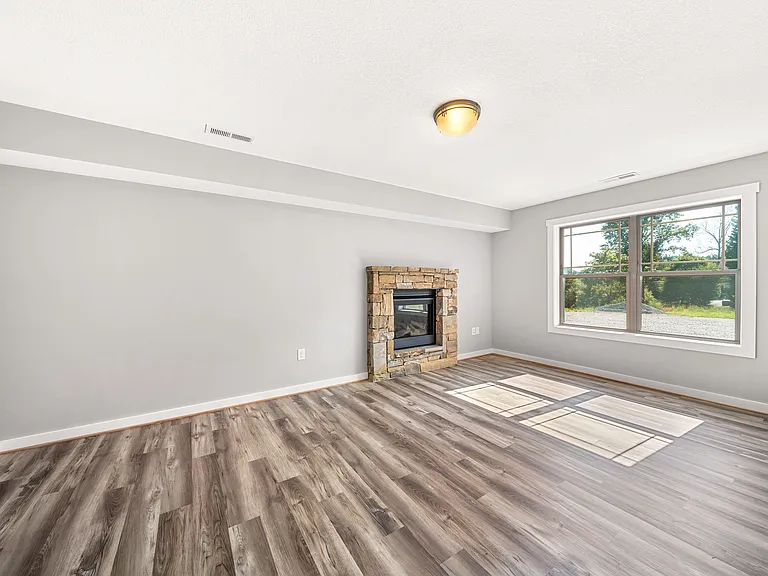 52 Trevor Trl — Photo 3