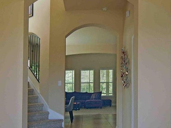 3rd image of 124 Chatsworth Dr