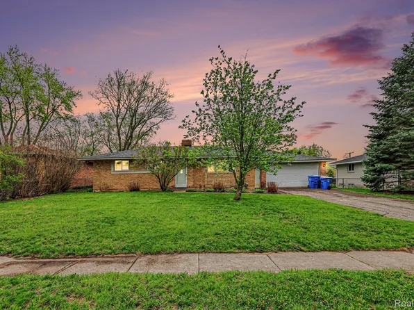 3688 Breaker St, Waterford, MI 48329