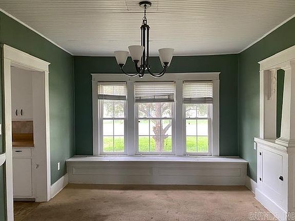 3rd image of 301 S Walnut St