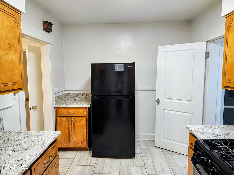 618 N Estrella St — Photo 16