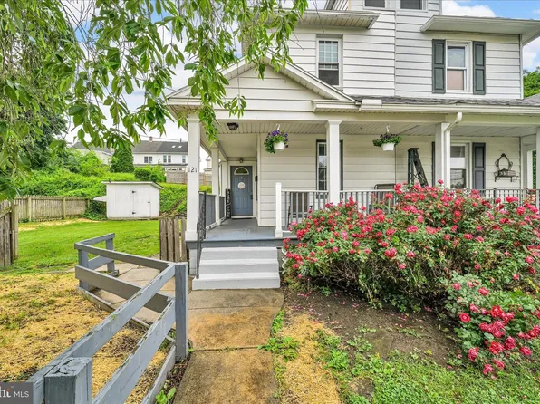 121 E Cumberland Rd, Enola, PA 17025