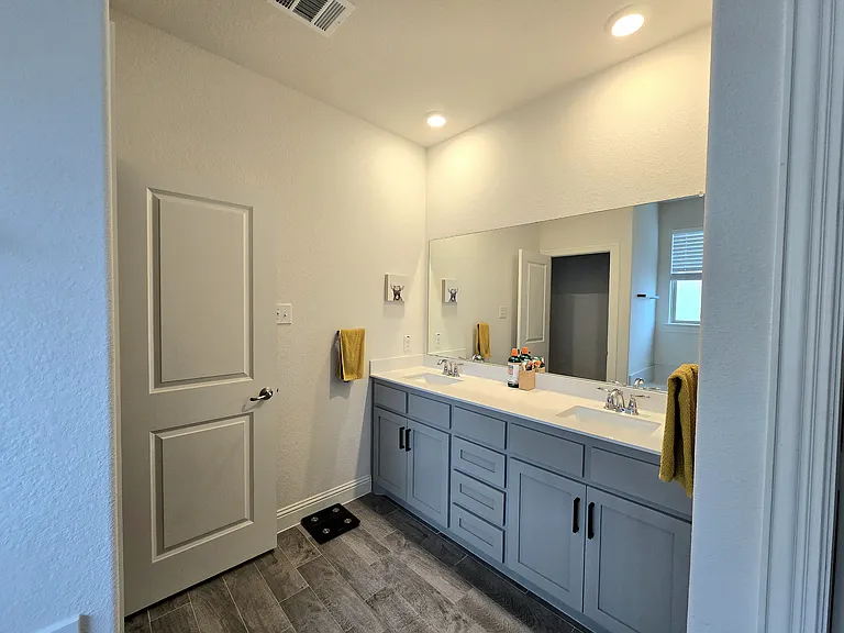 7008 Windmill St — Photo 9