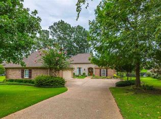 112 Lake Ridge Dr, Madison, MS 39110