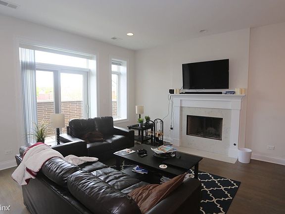 4th image of 1517 W Diversey Pkwy Unit Ig3-e