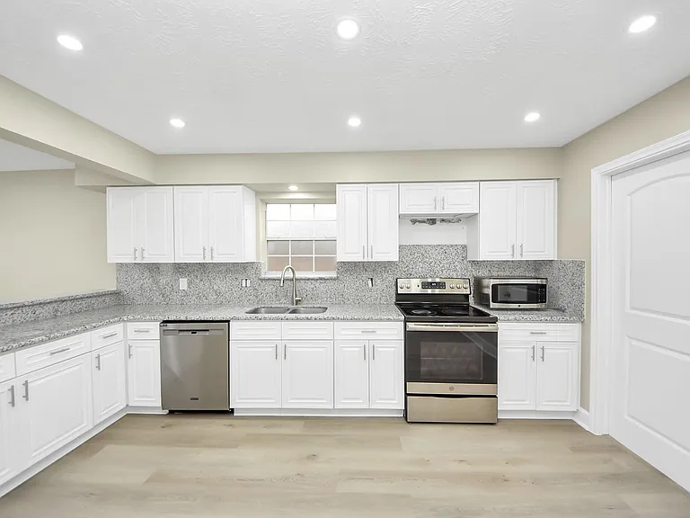 5035 E Pagewick Dr — Photo 12