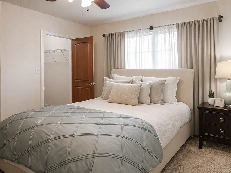 Gravois Ridge Townhome Apartments — Photo 4