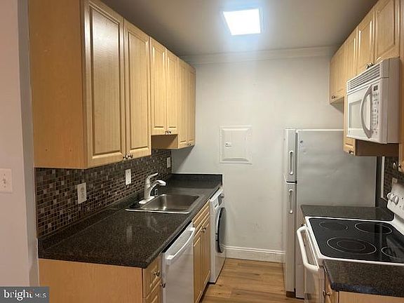 5th image of 5601 Parker House Ter APT 212