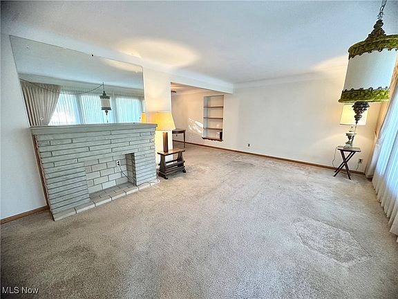 2nd image of 6564 Oakwood Dr