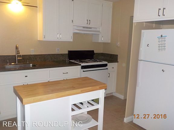 3rd image of 570 Arden Way