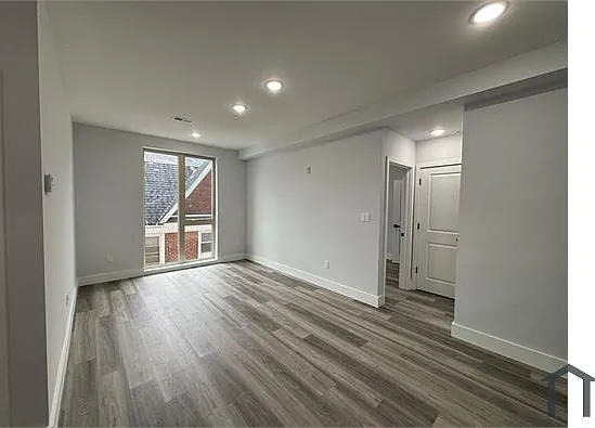 2 bed, 700 sqft, $1,750 — Photo 2
