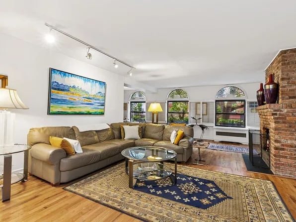 311 E 83rd St APT 1A, New York, NY 10028