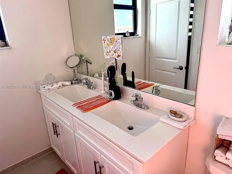 10020 SW 228th Ter — Photo 13