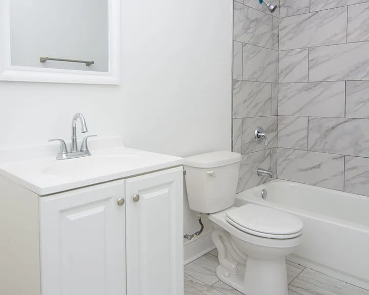 735 W Garfield Blvd — Photo 3