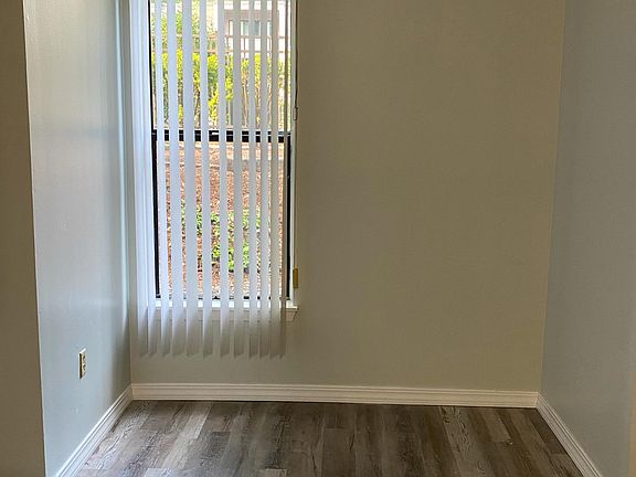 5th image of 68 Shrewsbury Green Dr Unit B
