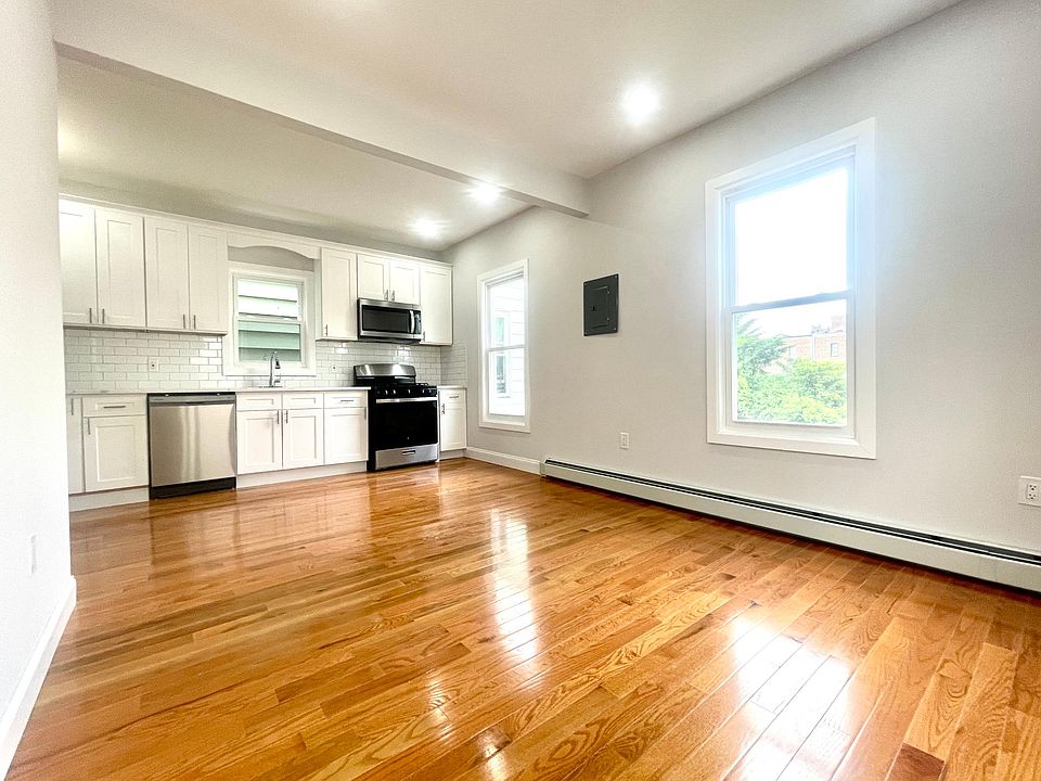 1st image of 681 E 235th St Floor 2