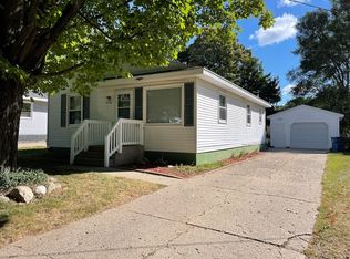 3640 Illinois Ave SW, Wyoming, MI 49509