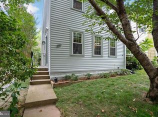 8301 Stationhouse Ct, Lorton, VA 22079