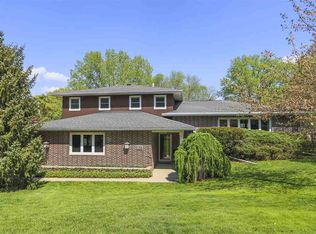 811 Oak Park Blvd, Cedar Falls, IA 50613