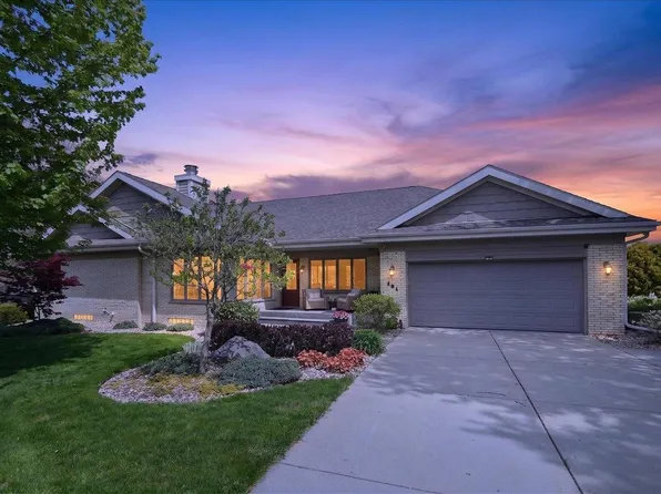 404 Sunset Court, Marshall, WI 53559