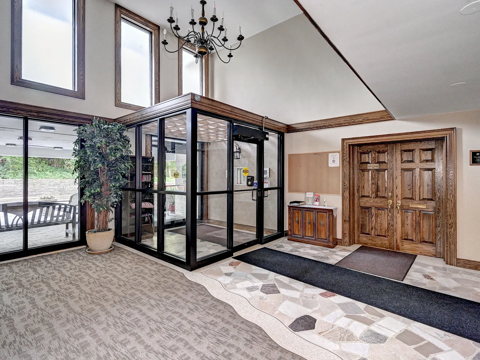 Somerset Place Apartments - Cambridge — Photo 1