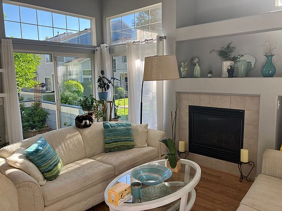 4th image of 1419 Red Mountain Dr Unit 111