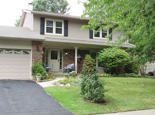 421 N Pinecrest Rd, Bolingbrook, IL 60440