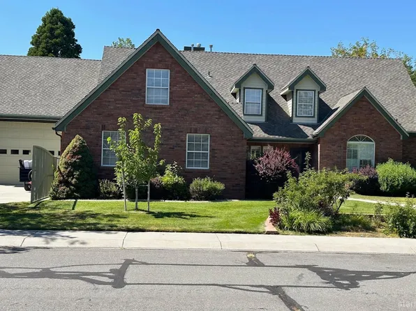 972 Springfield Dr, Gardnerville, NV 89460