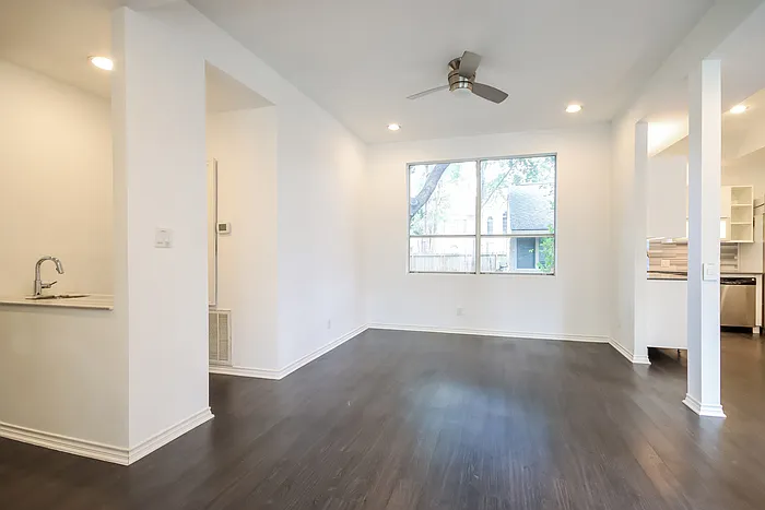10518 Moorcreek Dr — Photo 7