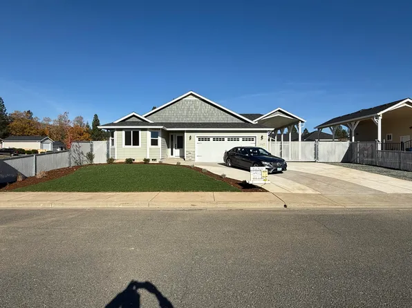 147 Cabernet Cir, Cave Junction, OR 97523