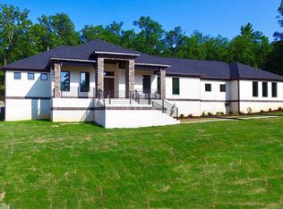104 Delaware Ln, Maumelle, AR 72113