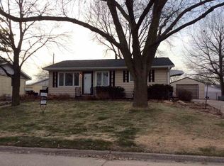 4722 E Ave NE, Cedar Rapids, IA 52402
