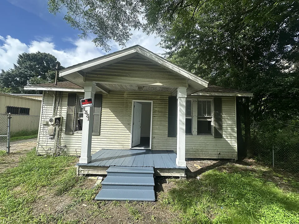 1331 SE Evangeline Thruway