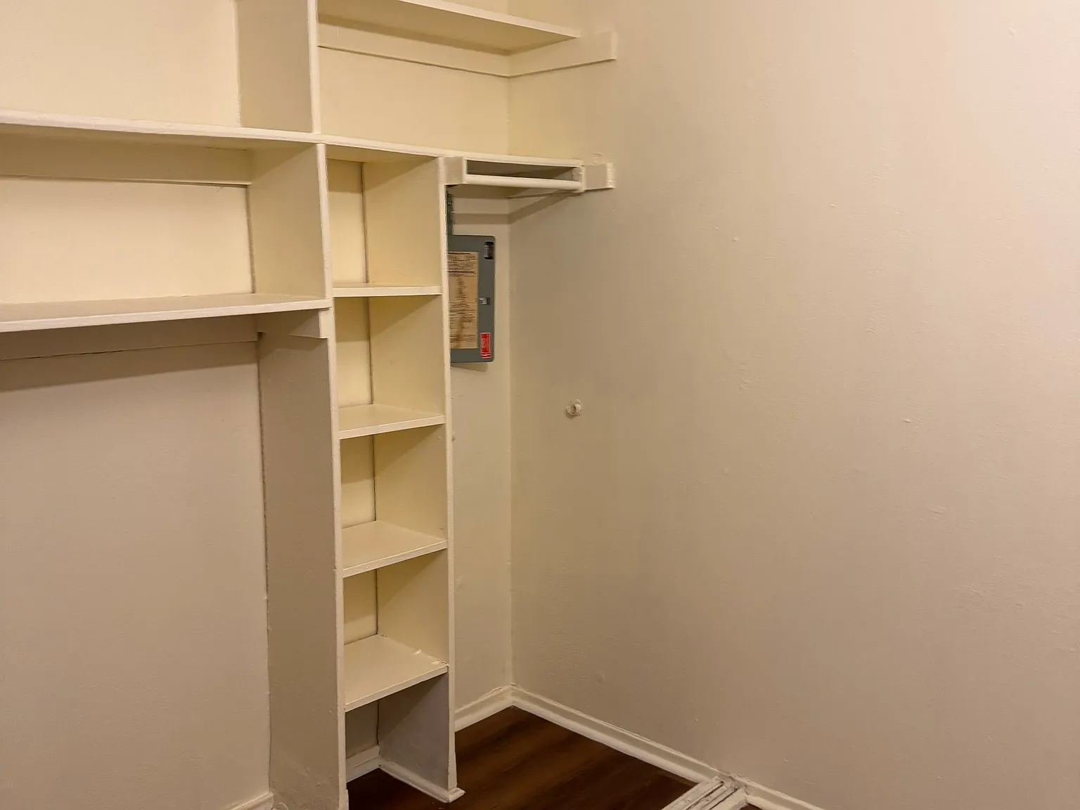 2 bed, 598 sqft, $1,100 — Photo 4